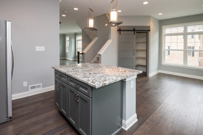 Foto del edificio - 15295 Mystic Rock Dr