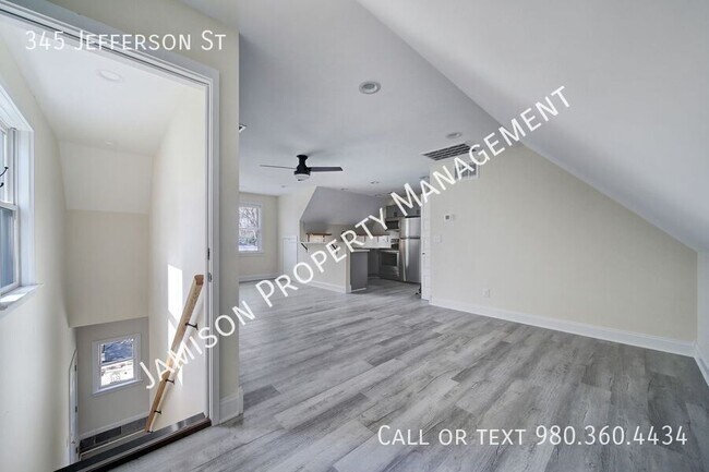 Foto del edificio - 345 Jefferson St