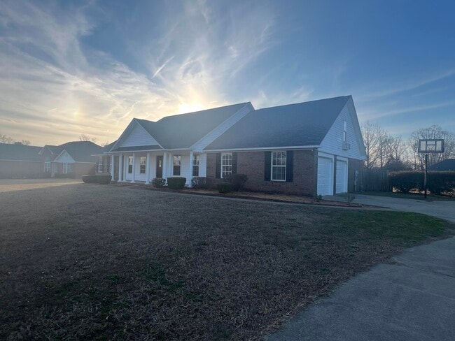 Foto del edificio - 1240 Inabinet Dr