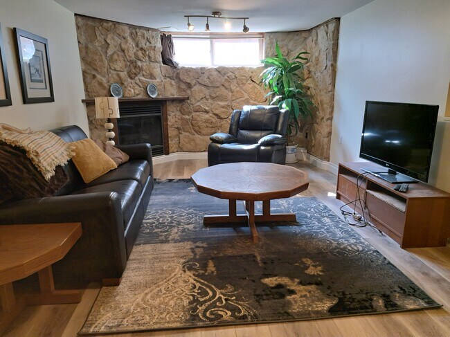 Photo du bâtiment - 127 Hearth Cres