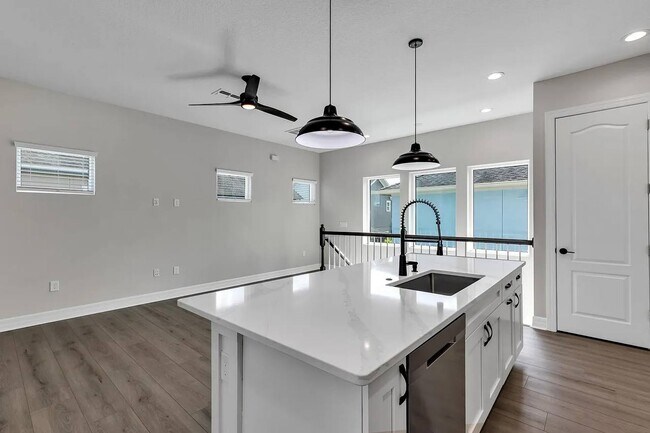 Foto del edificio - 8483 Laureate Blvd