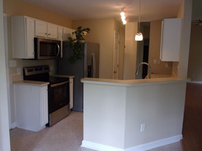 Foto del edificio - Spacious 3 Bedroom 2 Bath Home in Mabry Park
