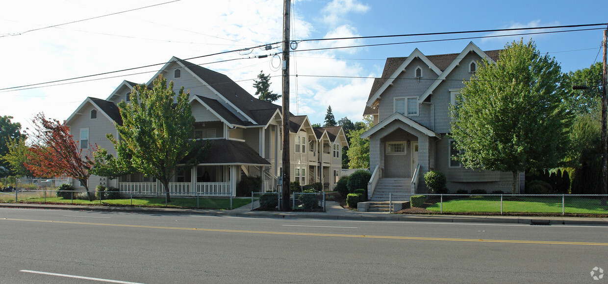 Primary Photo - 2430-2450 State St