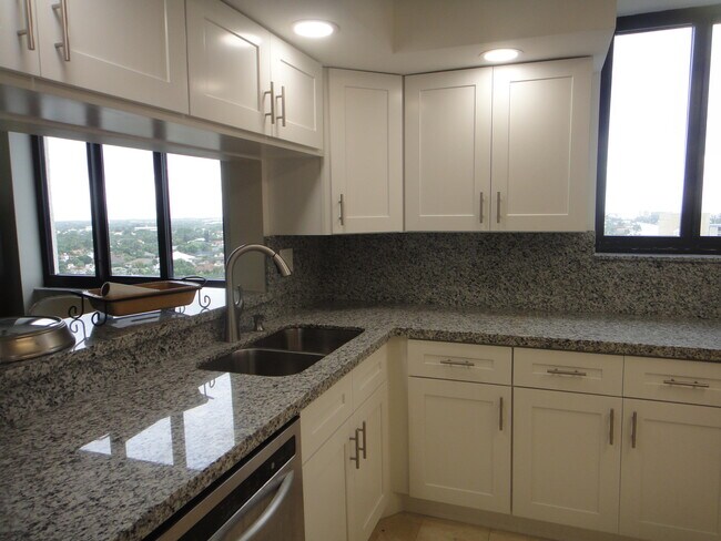 Building Photo - 3420 S Ocean Blvd