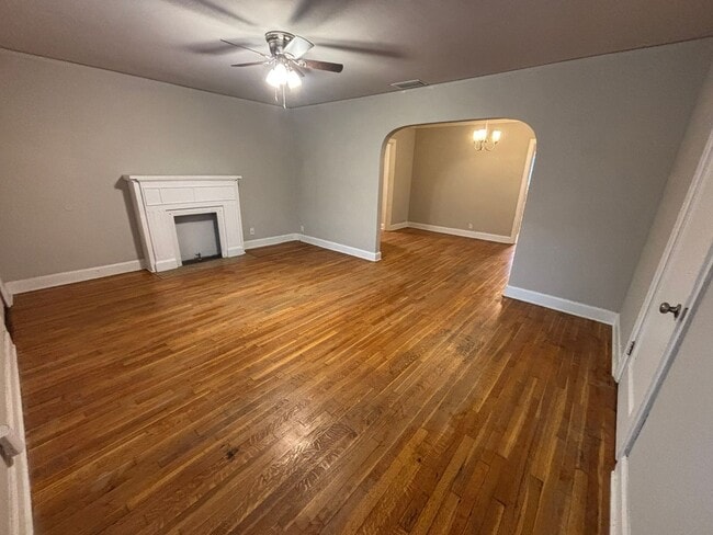 Building Photo - 129 Boles St