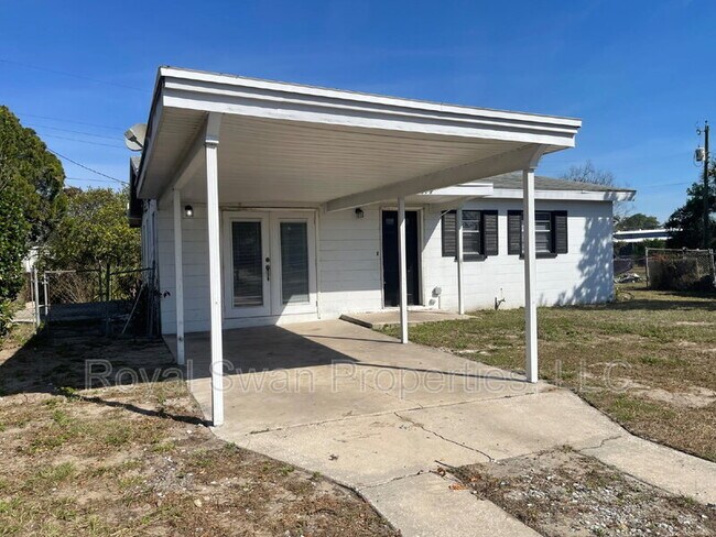 Building Photo - 2614 Royal Dr