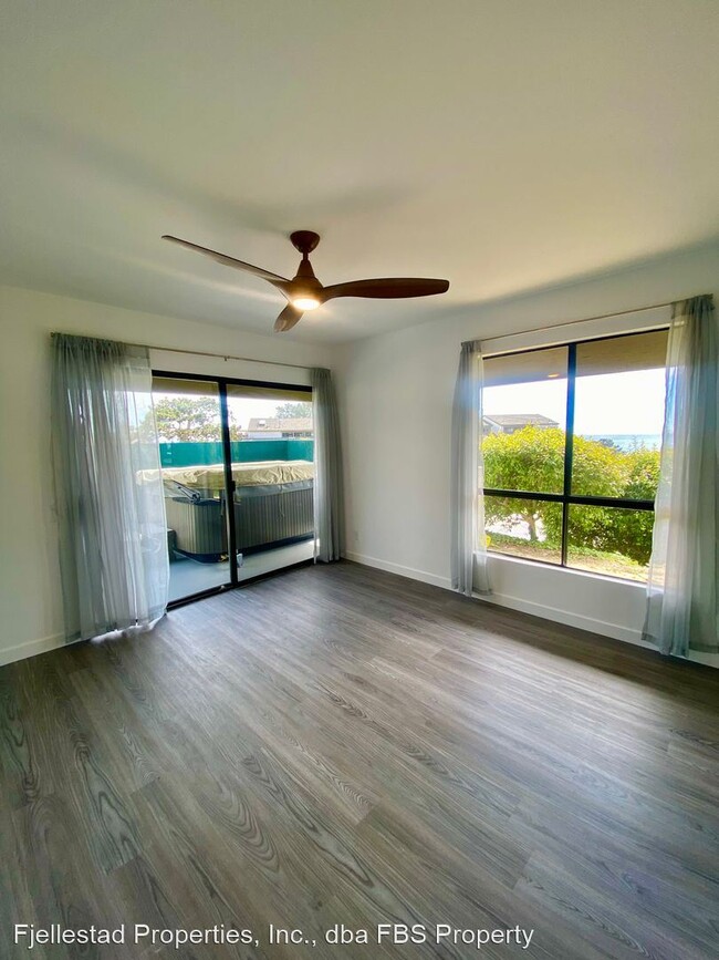 Building Photo - 3 br, 3 bath House - 13366 Caminito Mar Villa
