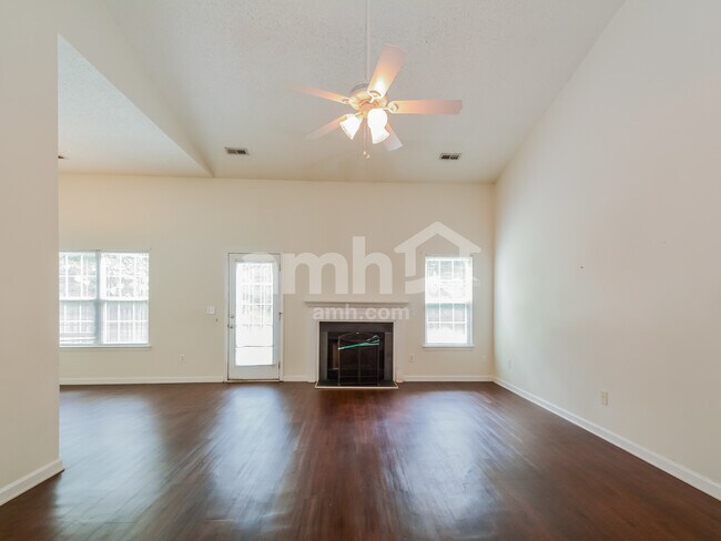 Foto del edificio - 5114 Gate Post Ln