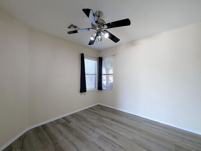 Foto del edificio - 16635 N 169th Ave