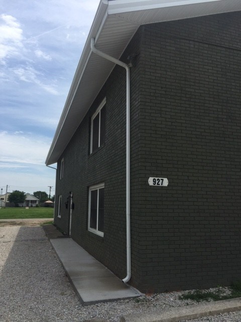 Primary Photo - 927 Jackson St