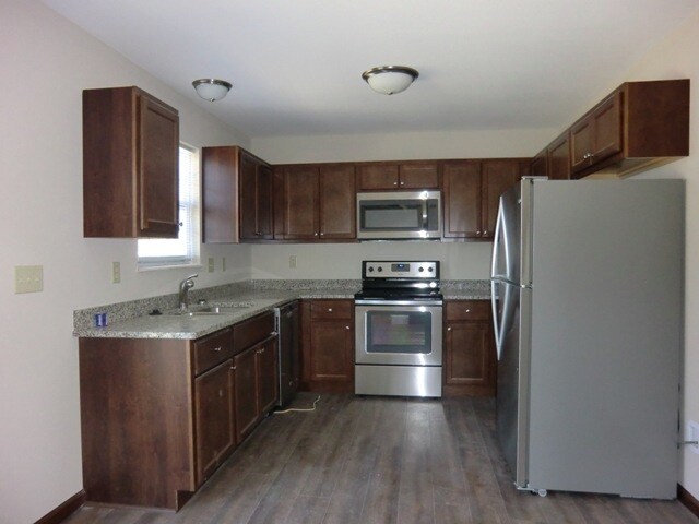 Foto del edificio - 1419 Village Circle Dr
