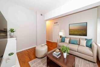 Building Photo - 227 Christopher Columbus Dr