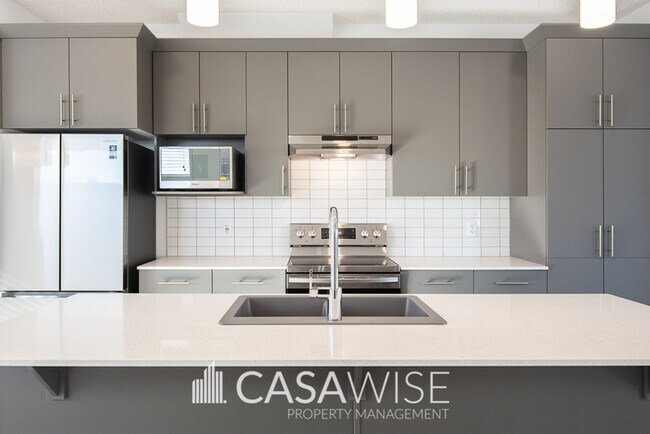 Photo du bâtiment - 1274 McConachie Blvd NW