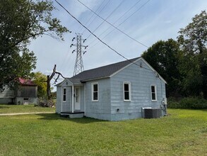Building Photo - 1466 Harding St