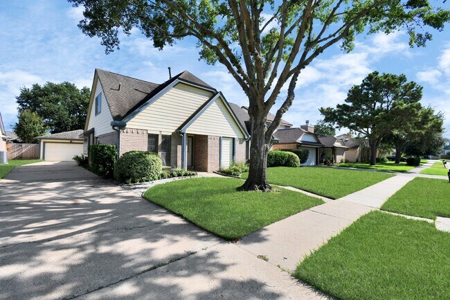Building Photo - 315 Muirwood Ln