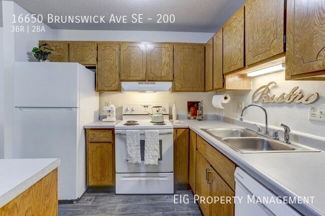 Foto del edificio - 16650 Brunswick Ave SE