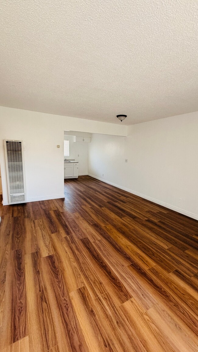 Foto del edificio - 1439 W 84th Pl