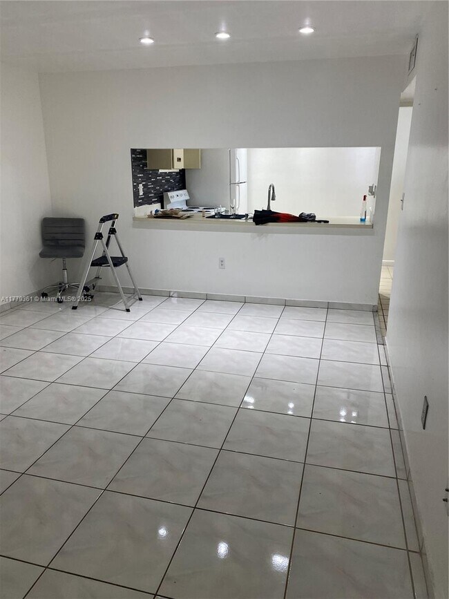 Foto del edificio - 2720 W 63rd Pl