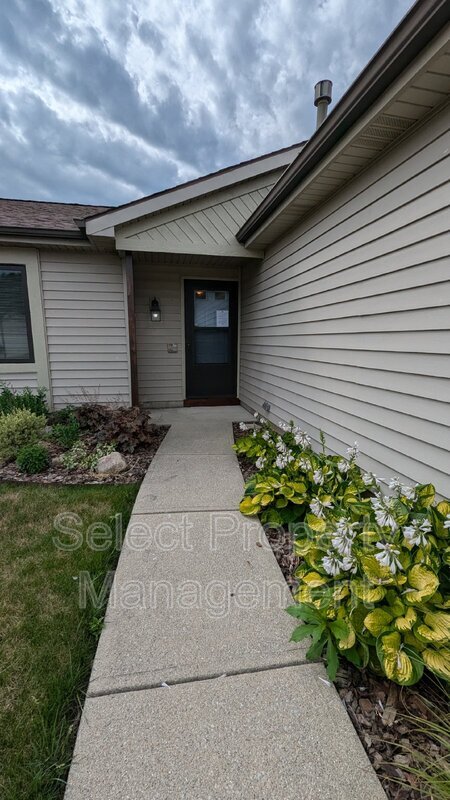 Building Photo - 6124 Belle Isle Lane