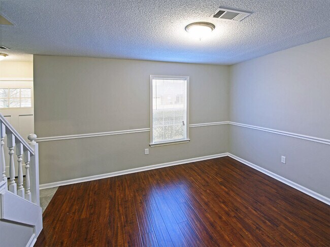 Building Photo - 4 Bedroom, 2.5 Bathrooms Near Sanga Rd and...