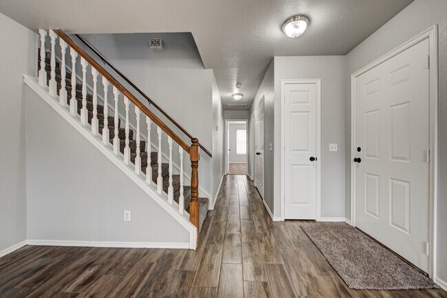 Foto del edificio - 917 Rambling Oaks Dr