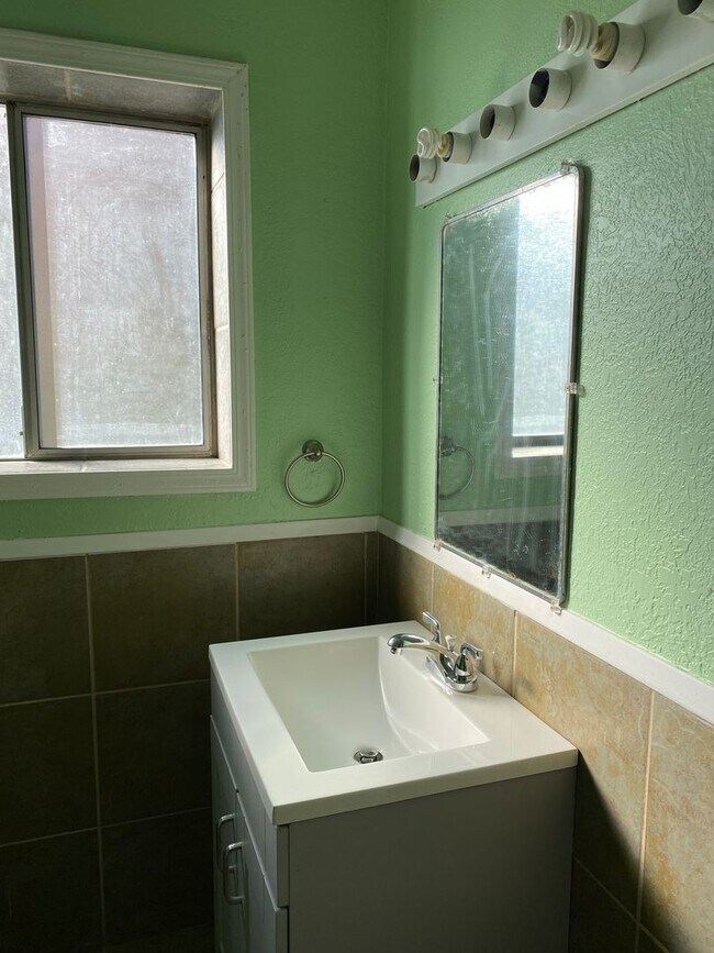 Foto del edificio - 1930's Bungalow Charmer, 2bdrm, 1 bath hou...