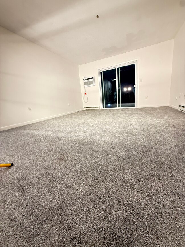 Building Photo - 20 Amici Way