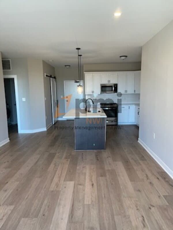 Building Photo - 9610 N Centennial Dr