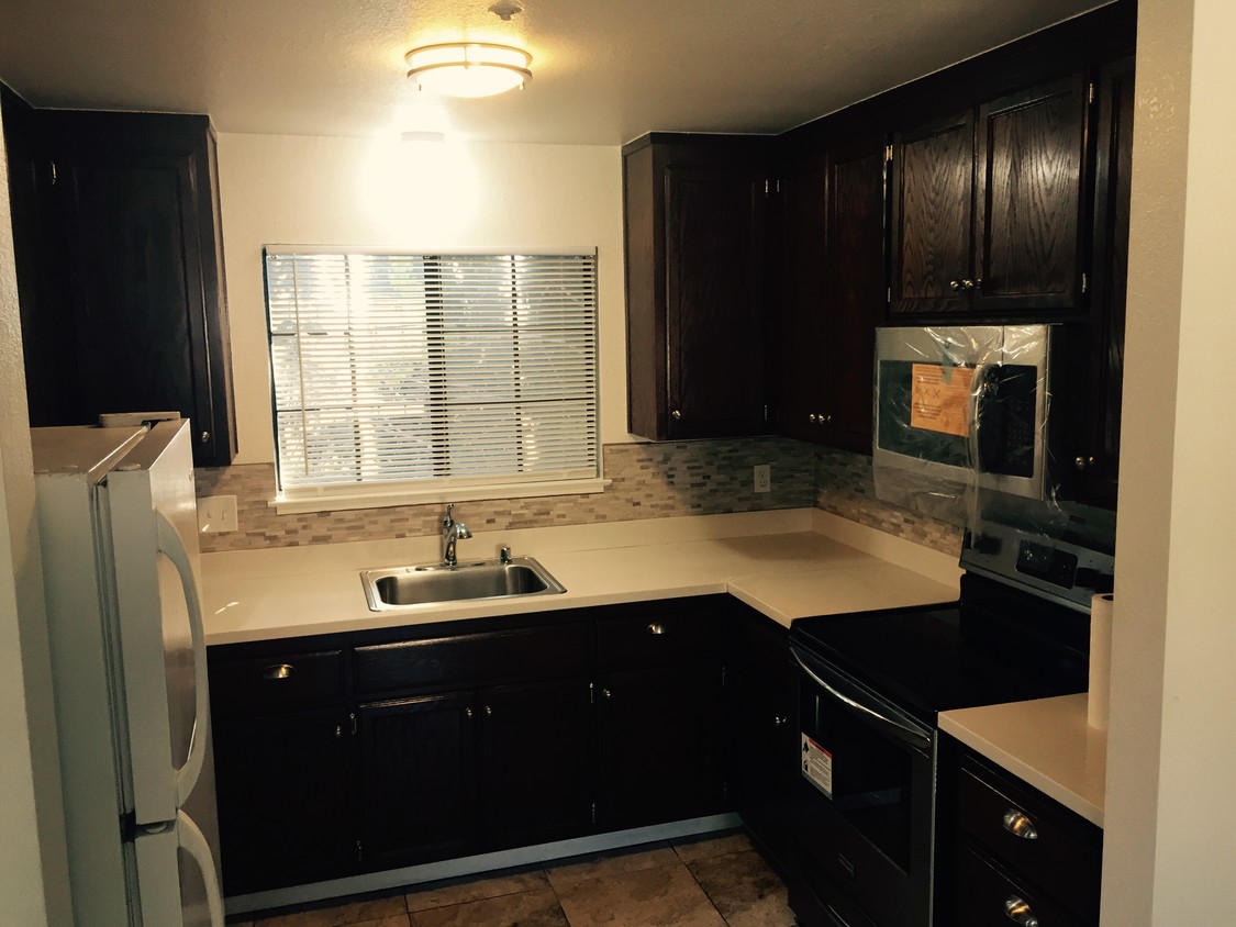 Kitchen - 1690 164th Ave
