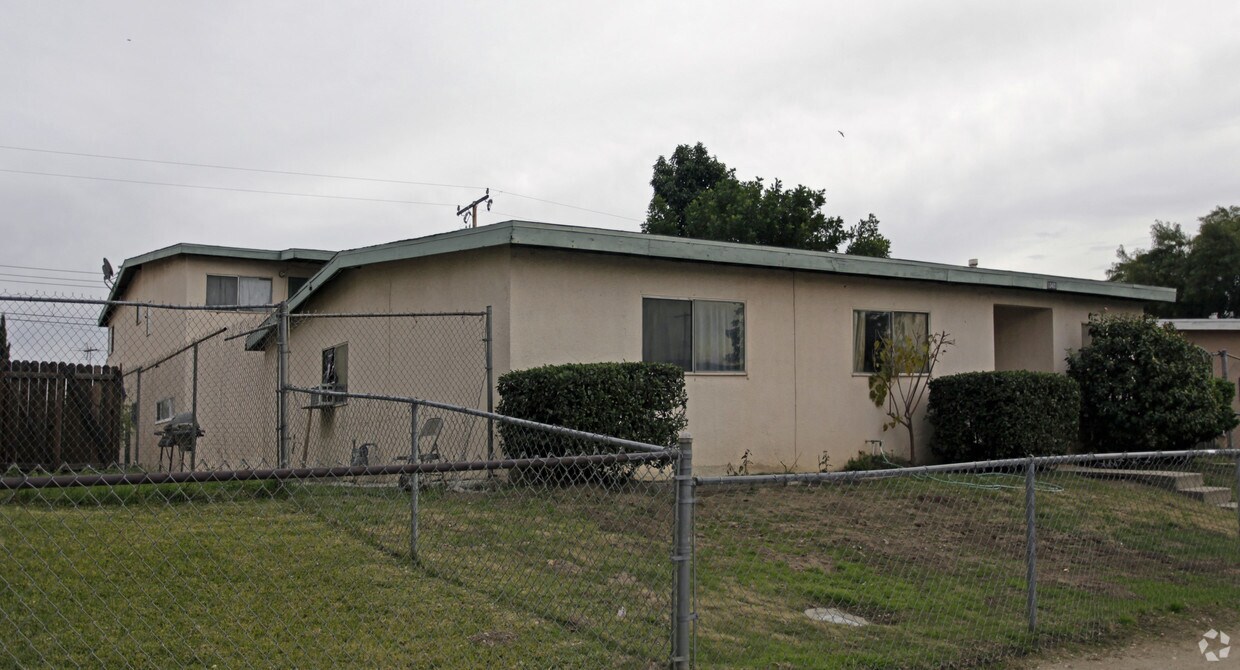 Primary Photo - 10401 Amherst Ave