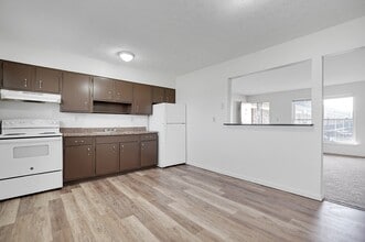 Building Photo - Broadleaf Arms