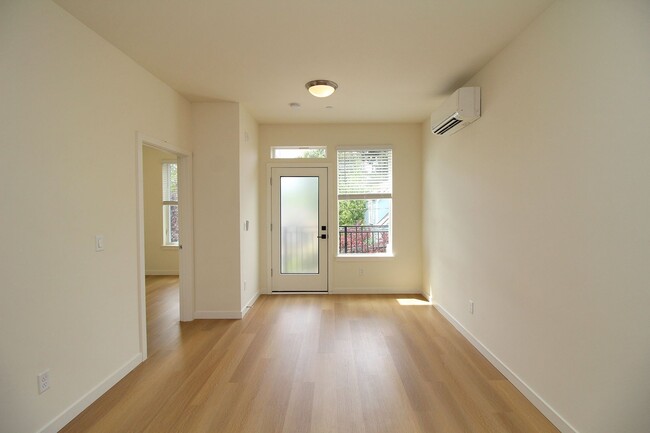 Building Photo - 1111 SE Tenino St
