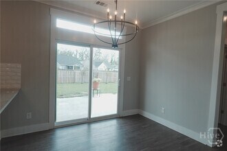 Building Photo - 226 Whitaker Way N