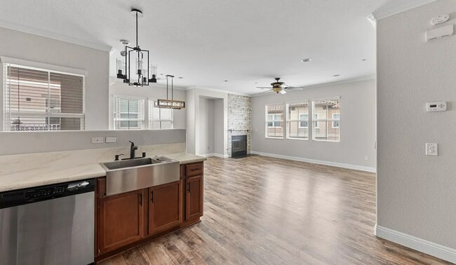 Foto del edificio - Stylish 2 Bed/2 Bath Condo with Balcony An...