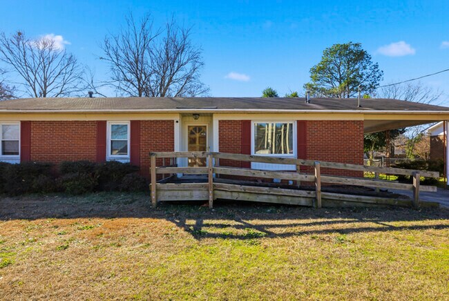 Building Photo - 815 Bedrock Dr