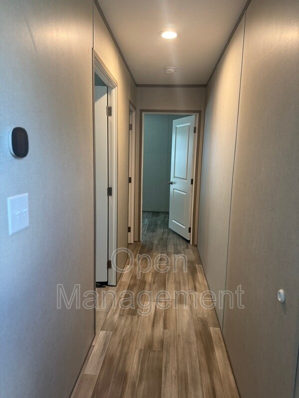 Foto del edificio - 10722 N Lewis Terrace