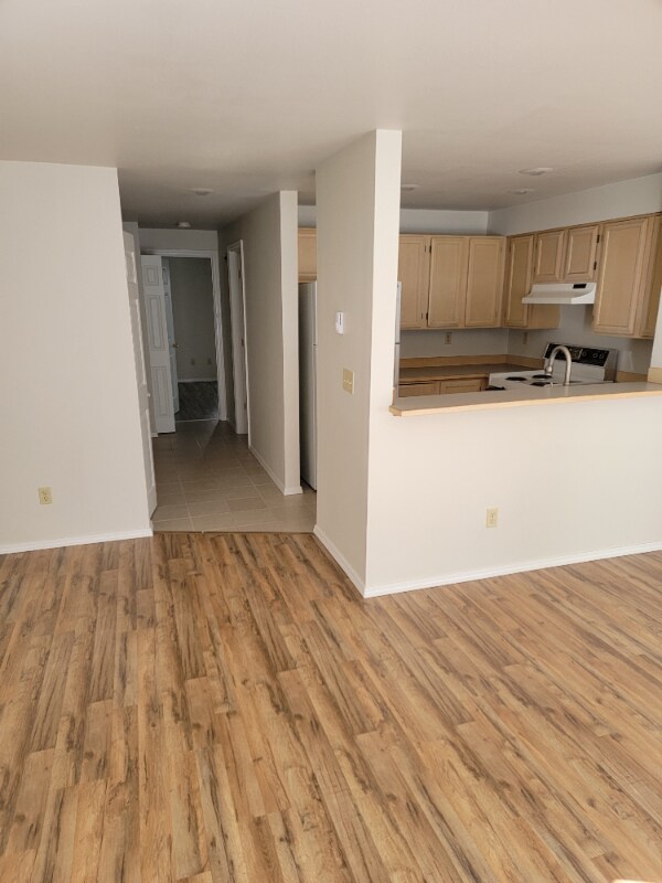 Building Photo - 10545 Greenwood Ave N