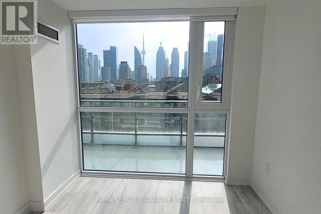 Photo du bâtiment - 121 Lower Sherbourne St