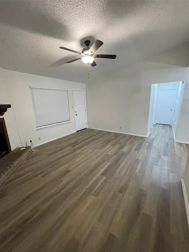 Building Photo - 6206 Linda Ln