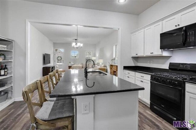 Building Photo - 4 Bedroom Home in Hunters Trace