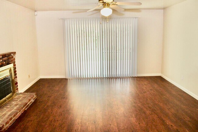 Building Photo - Newly Remodeled 3/2 near Fig Garden