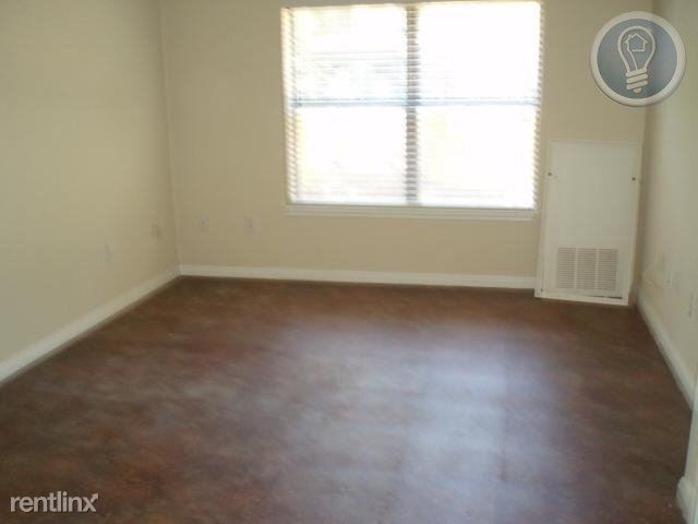 Foto del edificio - 702 W 25th St