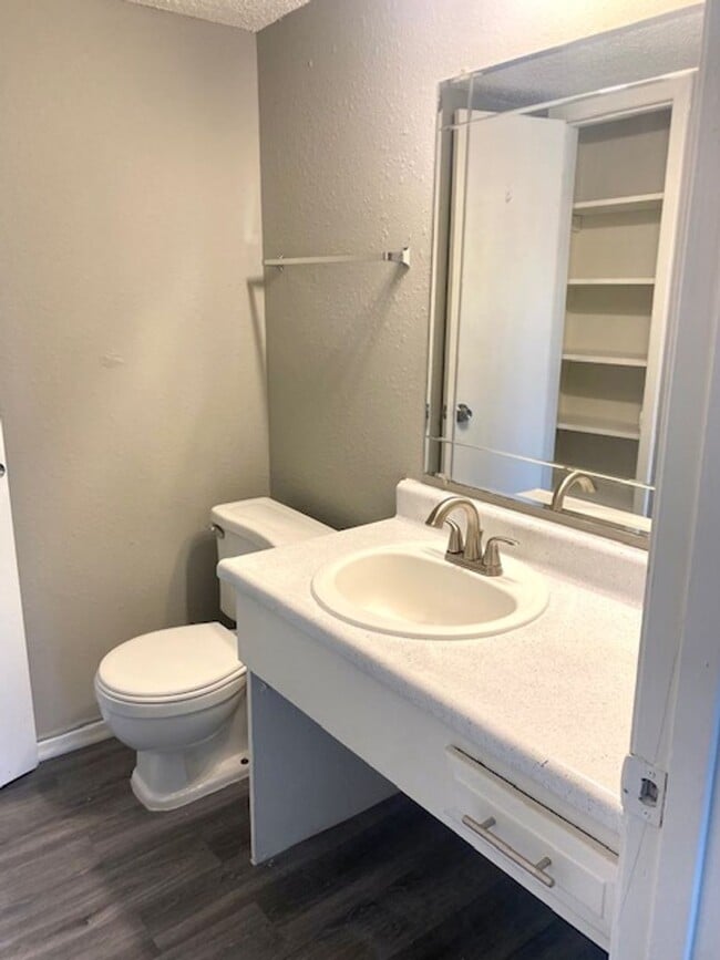 Interior Photo - Chelsea Manor is the place for you!