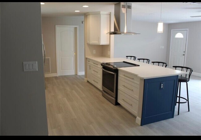 Building Photo - 1002 Anchorage Ln