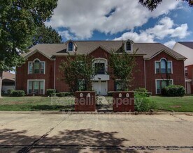 Building Photo - 6 Fernwood Dr