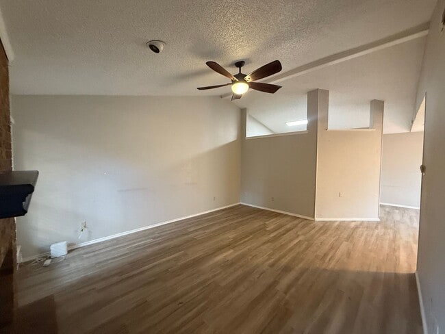 Building Photo - 5556 93rd St