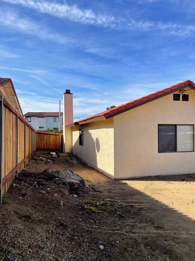 Building Photo - 37108 La Contempo Ave