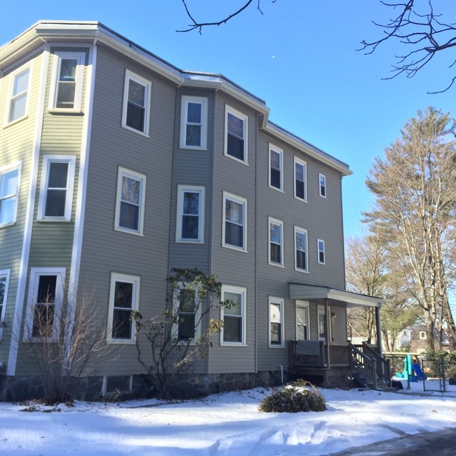 349 North Ave Unit 1, Rockland, MA 02370 Room for Rent in Rockland