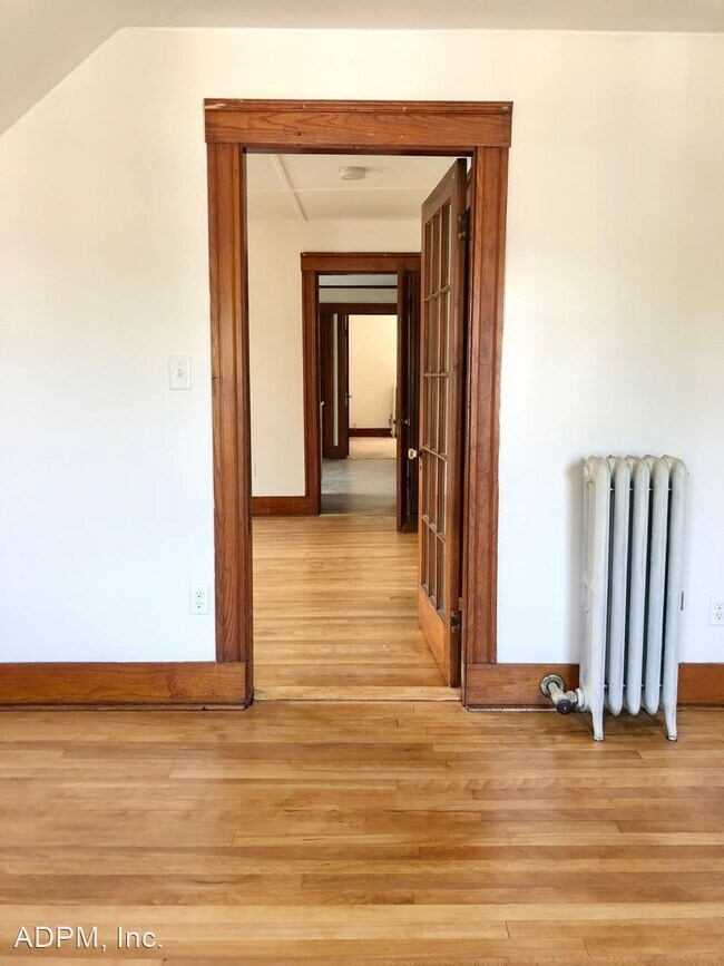 Foto del edificio - 2 br, 1 bath House - 10 Angle St. #3