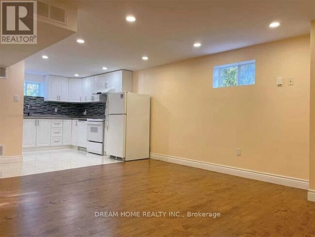 Building Photo - 31 Sancrest Dr